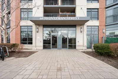 60 Heintzman Street 834, Toronto, On M6p 5a1