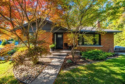 147 Thompson Avenue, Toronto, On M8y 2v2
