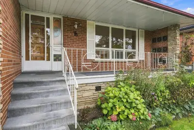 30 Vanguard Drive, Toronto, On M9b 5e6