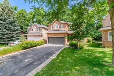 6089 Carradine Court, Mississauga, On L5v 2c2