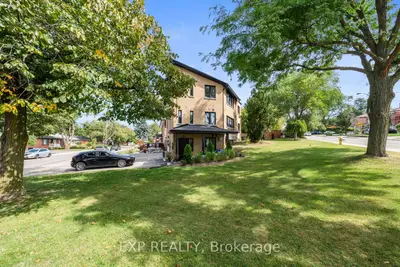 5 Brendwin Road Lower, Toronto, On M6n 4v6