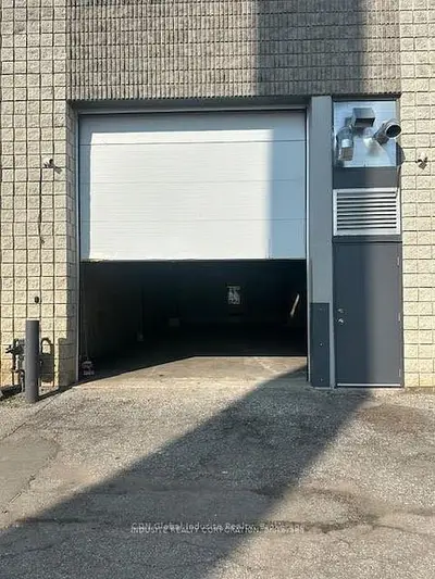 86 Guided Court 111, Toronto, On M9v 4k6