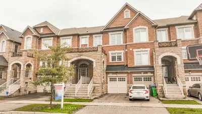 32 Rockman Crescent, Brampton, On L7a 4b4