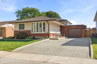 2432 Cyprus Avenue, Burlington, On L7p 1g6