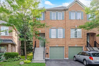 5530 Glen Erin Drive 42, Mississauga, On L5m 6e8