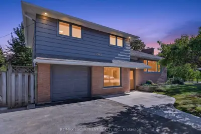 3028 Eva Drive, Burlington, On L7n 2k4