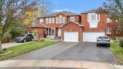 3341 Bobwhite Mews, Mississauga, On L5n 6e8