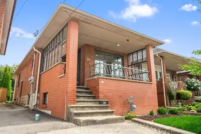 25 Chamberlain Avenue, Toronto, On M6e 4j7