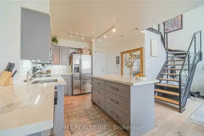 250 Manitoba Street 624, Toronto, On M8y 4g8