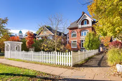 178 High Park Avenue Main, Toronto, On M6p 2s4