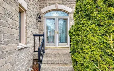 2093 Shorncliffe Boulevard, Oakville, On L6m 3n8