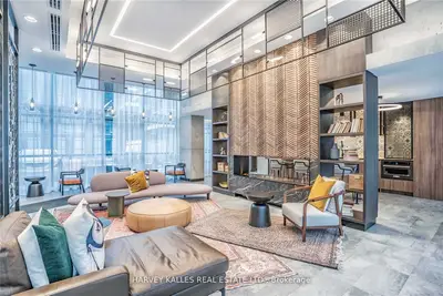 251 Manitoba Street 909, Toronto, On M8y 4g9