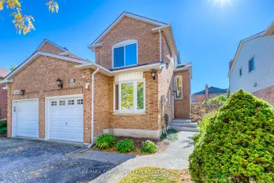 2070 Glenada Crescent, Oakville, On L6h 4m2