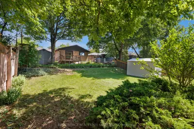 18 Osborne Crescent, Oakville, On L6h 1g1