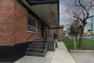 1010 Caledonia Road Upper, Toronto, On M6b 3z1