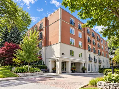 30 Anglesey Boulevard #301, Toronto, On M9a 3b5