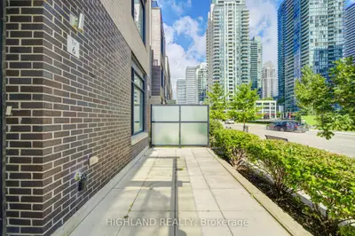 4010 Parkside Village Drive 6, Mississauga, On L5b 0k2