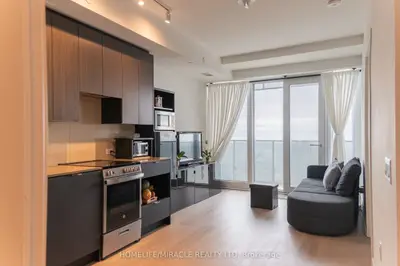 3883 Quartz Road 4407, Mississauga, On L5b 0m4