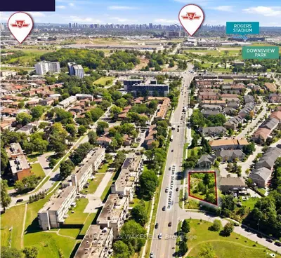 1629 Sheppard Avenue W, Toronto, On M3m 2x4