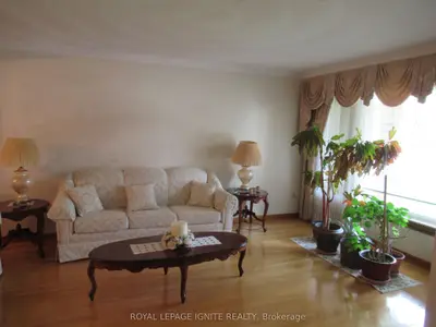 8 Newlove Court, Toronto, On M9w 5x5