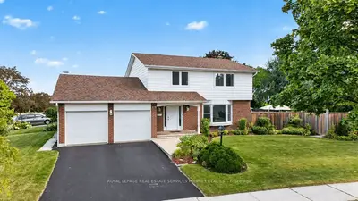 838 Saddle Crescent, Mississauga, On L4y 2v8