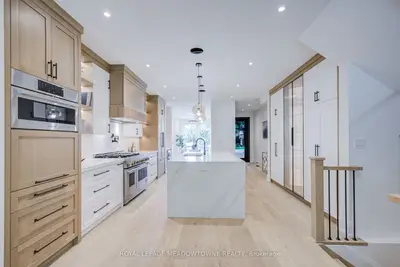 975 Filmandale Road, Burlington, On L7t 2z2