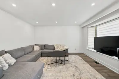 560 Stonecliffe Road, Oakville, On L6l 4n9