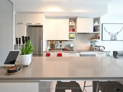 1830 Bloor Street W 813, Toronto, On M6p 0a2