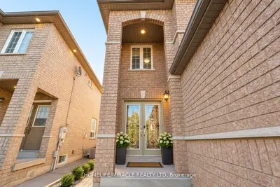 7683 Doverwood Drive, Mississauga, On L5n 8j1
