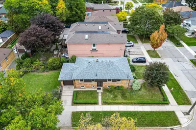 454 Rimilton Avenue, Toronto, On M8w 2g8