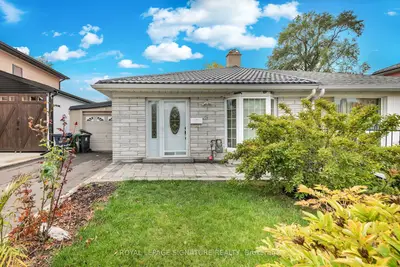 42 Lightwood Drive, Toronto, On M9v 2z2