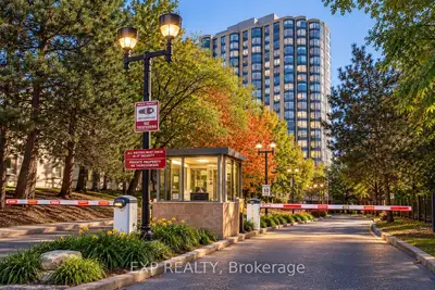 3 Hickory Tree Road 1407, Toronto, On M9n 3w5