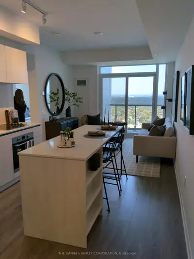 2495 Eglinton Avenue W 2512, Mississauga, On L5m 2t2