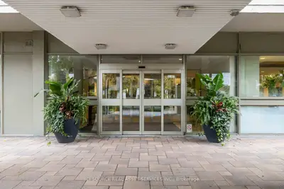 50 Quebec Avenue 1601, Toronto, On M6p 4b4