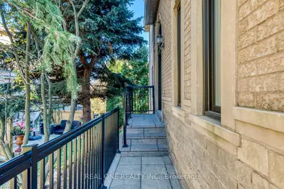 2250 Rockingham Drive 68, Oakville, On L6h 6j3