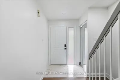 4002 Brandon Gate Drive, Mississauga, On L4t 3n4