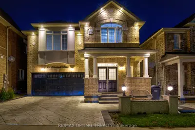 17 Elmcrest Drive, Brampton, On L6y 5t7