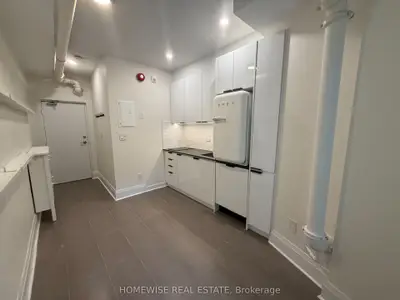 1 Triller Avenue 105, Toronto, On M6k 3b7