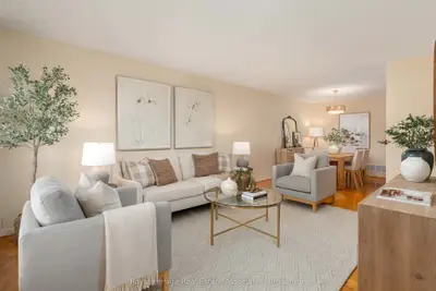7 Capstan Court, Toronto, On M3l 2m9