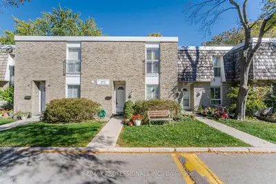 65 Old Burnhamthorpe Road 94, Toronto, On M9c 3j6
