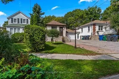 253 Eaglewood Boulevard, Mississauga, On L5g 1v9