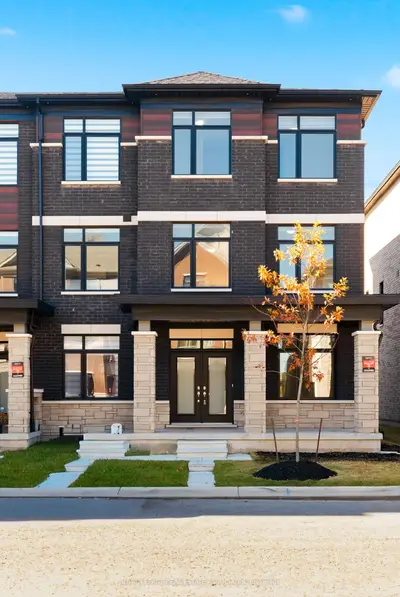 16 Bonnington Drive, Brampton, On L7a 5m1