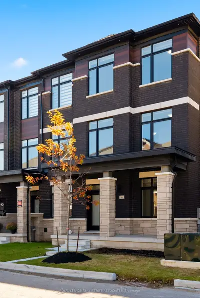 16 Bonnington Drive, Brampton, On L7a 5m1