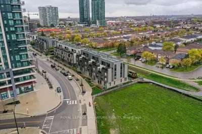 4080 Parkside Village Drive 5, Mississauga, On L6b 0k2