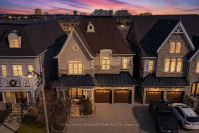 5221 Adobe Court, Mississauga, On L5m 0k8