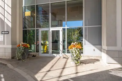 16 Brookers Lane 901, Toronto, On M8v 0a5
