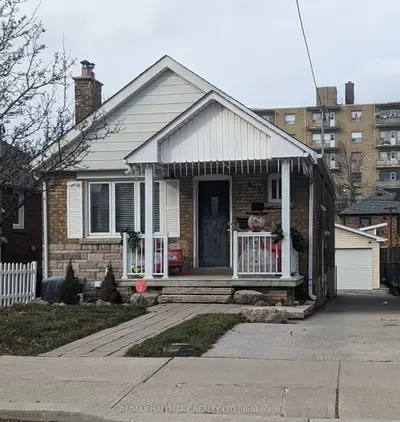 342 Whitmore Avenue, Toronto, On M6e 2n4