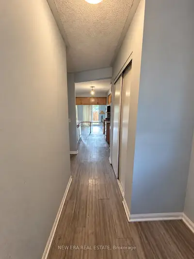 2088 Leanne Boulevard 37, Mississauga, On L5k 2s7