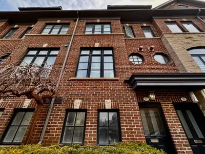 77 Ruby Lang Lane, Toronto, On M8z 0b8