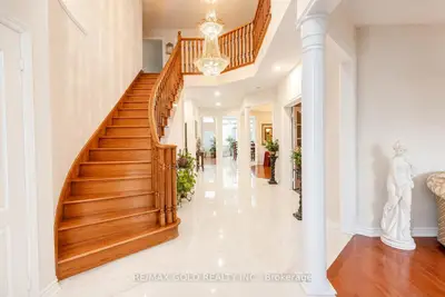 12 Highvalley Circle, Brampton, On L6p 2c6